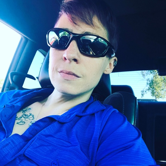 Meet your Posher, Jessica - Picture 2 of 5